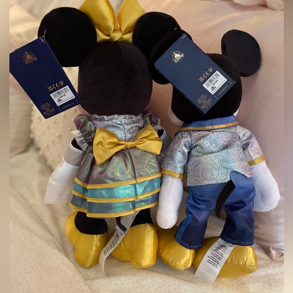 Walt Disney World 50th Anniversary Mickey & Minnie Mouse Plush - Picture 2 of 2